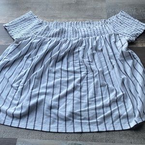 American Eagle Short Sleeve